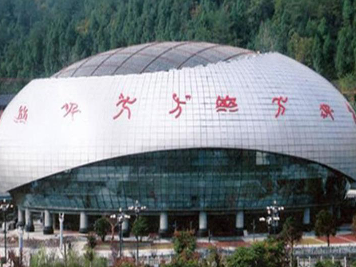 朔州体育中心球形网架加工安装